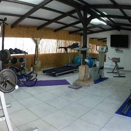 فندق بنسيون لوس كابالوس 3*