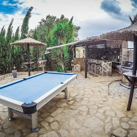 فندق بنسيون لوس كابالوس 3*