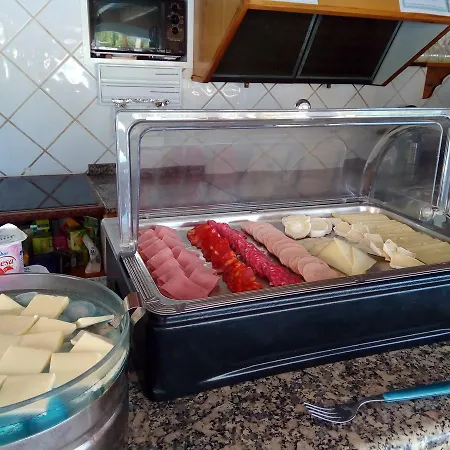 بنسيون لوس كابالوس فندق