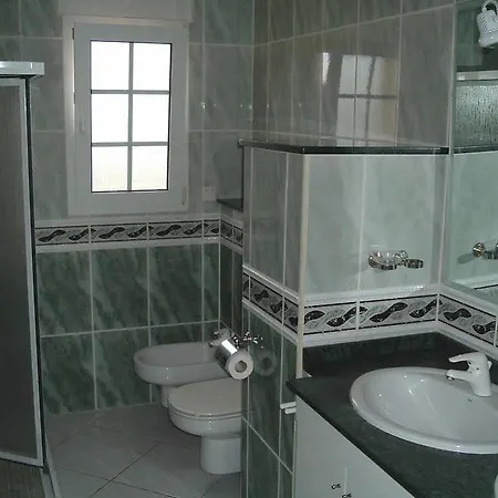 بنسيون لوس كابالوس 3*